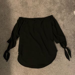 Boutique Black Off the Shoulder Top!